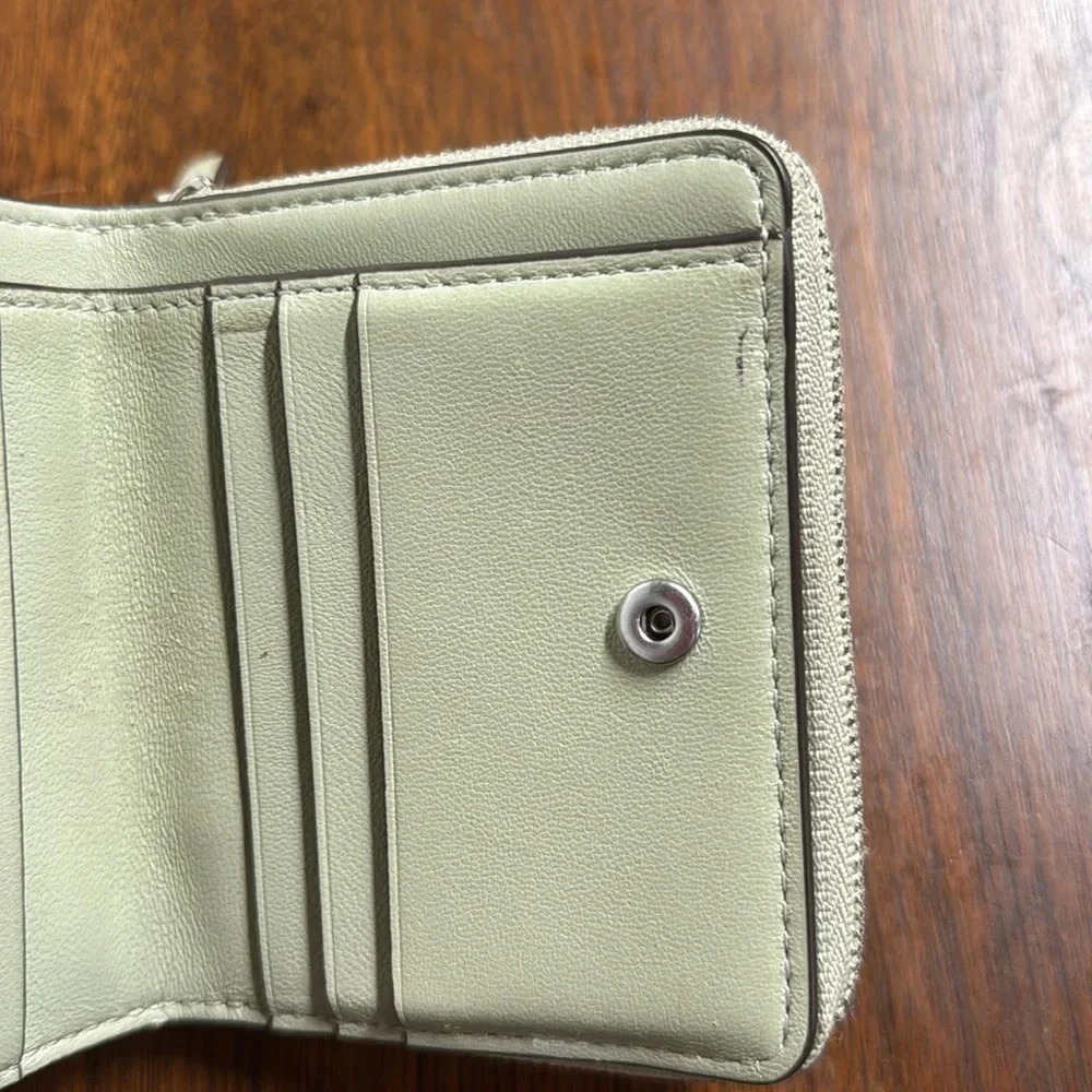 Tory Burch Kira Chevron Bifold Wallet - Picture 3 of 7